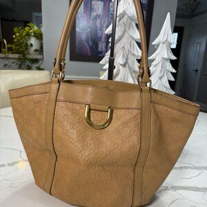 Gucci Guccissima Abbey D-Ring Shoulder Bag.